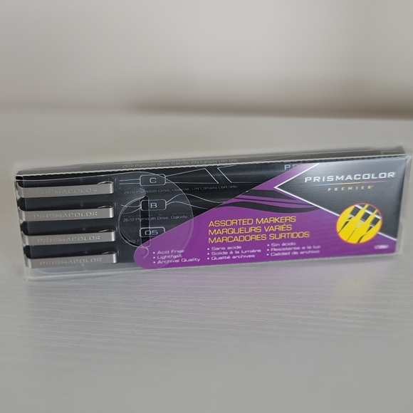 Prismacolor Premier IllustrationMarkers Assorted Tips Black 4 Count Fine Chisel - Picture 1 of 7